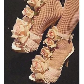 Flower декор дантела обратно каишка сандали Peep Toe обувки за жени Cut токчета тънки високи токчета Секси дамски обувки 2023 Сапатос пара Муджере